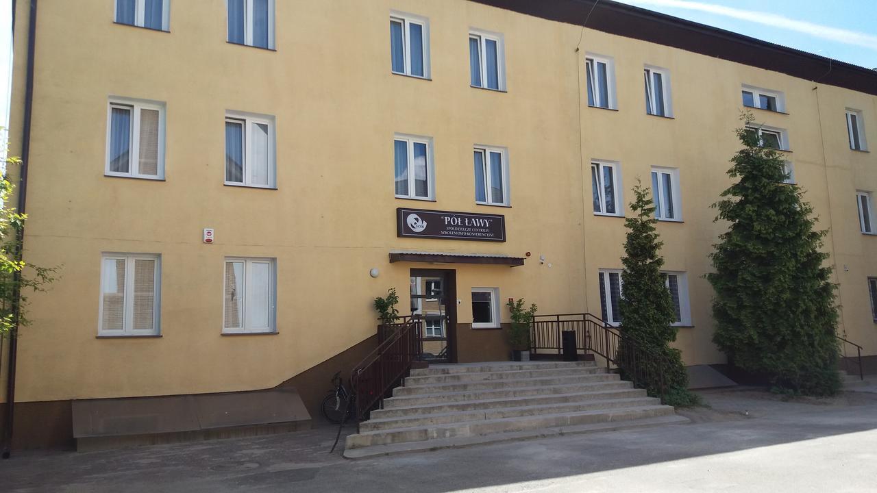 Hotel Scsk Pol Lawy Puławy Exteriér fotografie