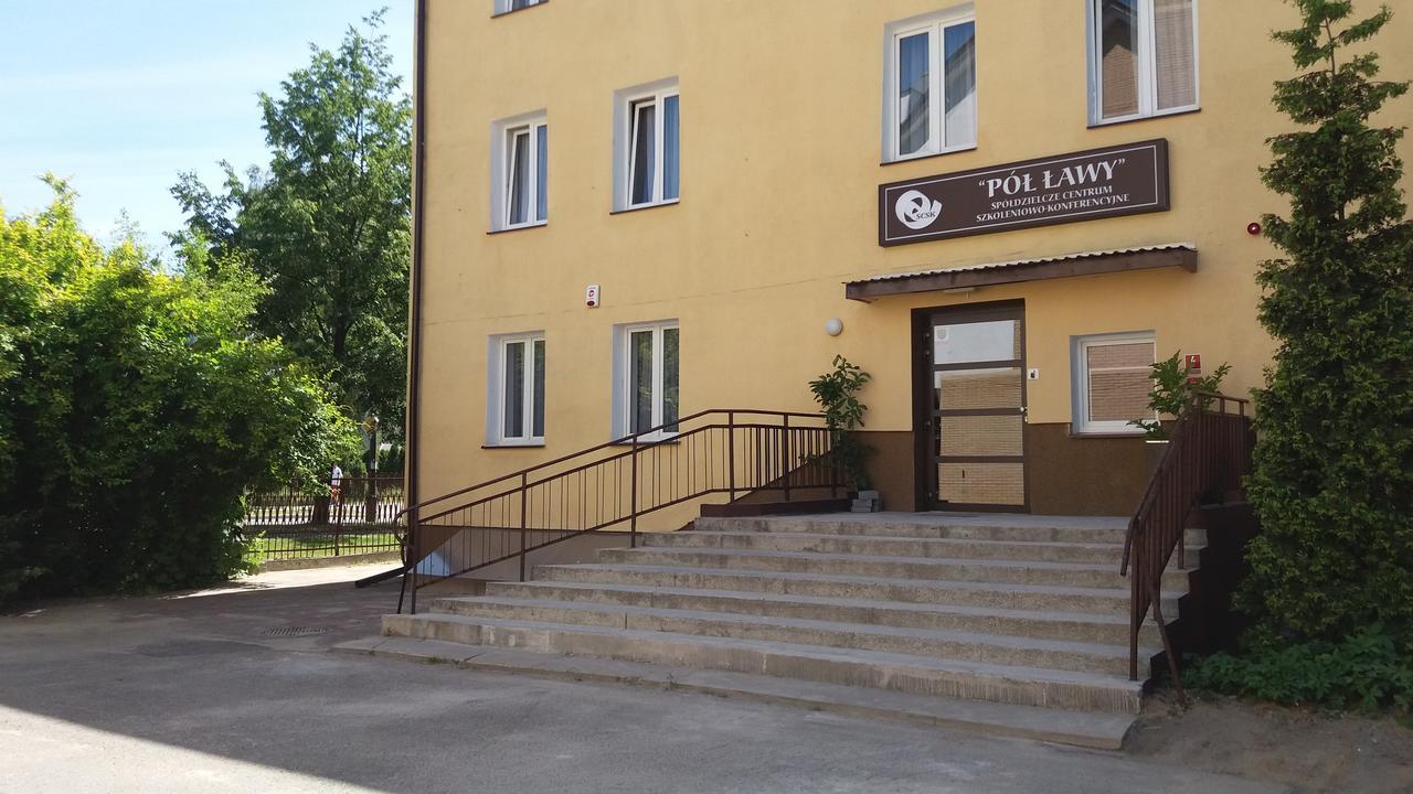 Hotel Scsk Pol Lawy Puławy Exteriér fotografie